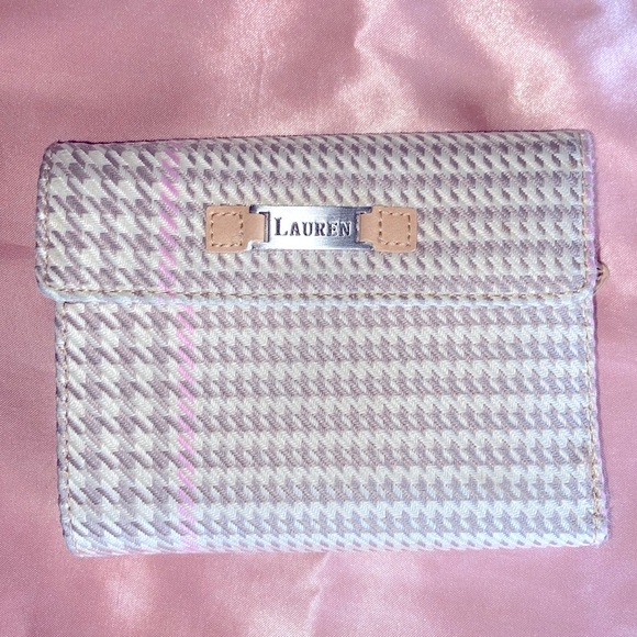 Lauren Ralph Lauren Handbags - Ralph Lauren wallet - 🐎leather interior great condition
